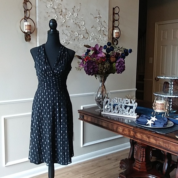 Evan Picone Black And Metallic Halter Cocktail Dress. Size 4 - Picture 14 of 17